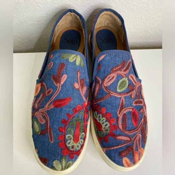 Sofft Women Somers Knit slip-on sneaker blue embroidered floral size 11M - Picture 6 of 11